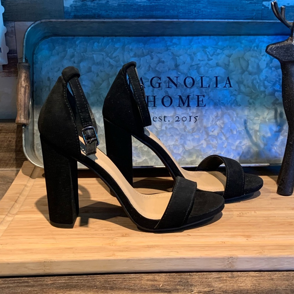 Beautiful black chunky heels never worn!